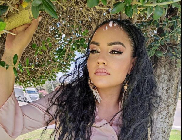 "לא מאוחר מידי"| סינגל חדש לזמרת הדתייה