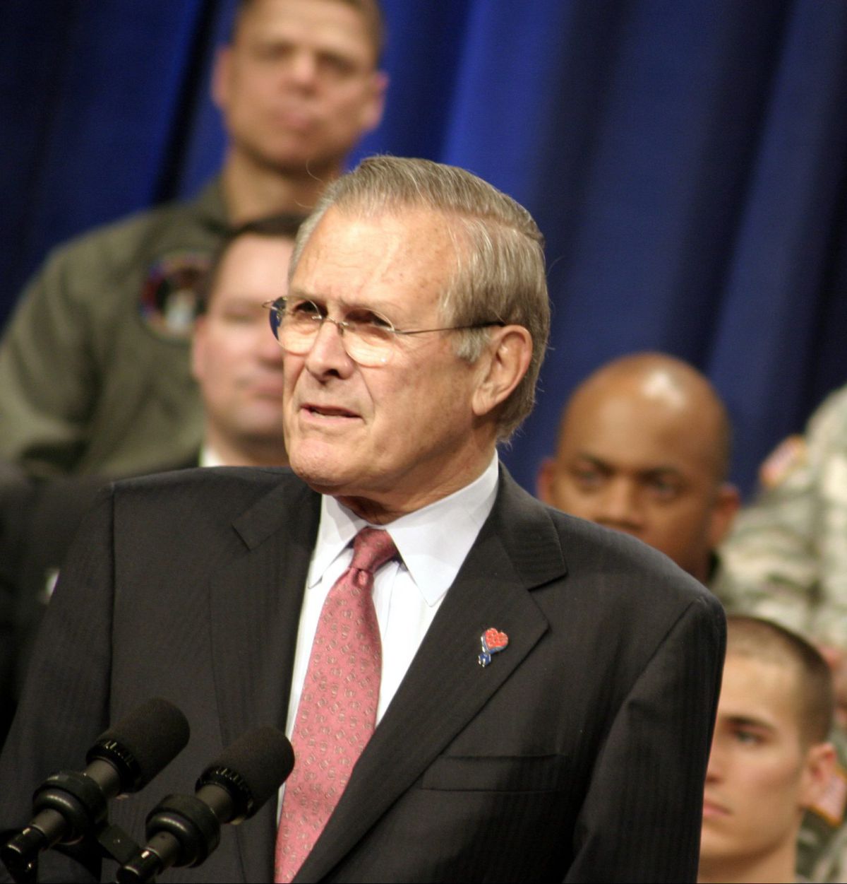 מת דונלד רמספלד, ארכיטקט המלחמה בעיראק