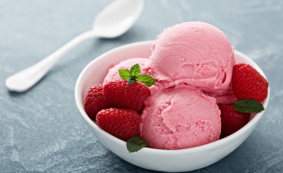 מי צריך בן אנד ג'ריס? מתכון לגלידת תות ביתית