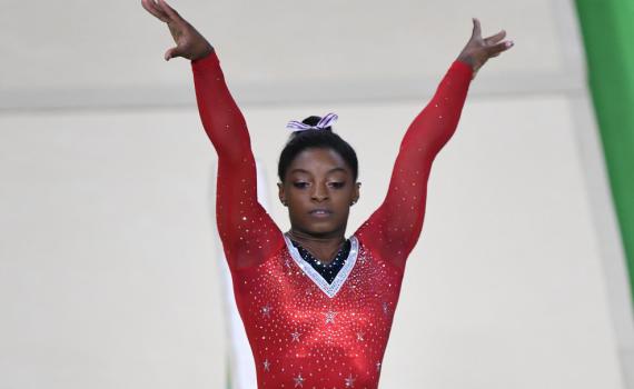 דרמה: המתעמלת סימון ביילס פרשה מהאולימפיאדה