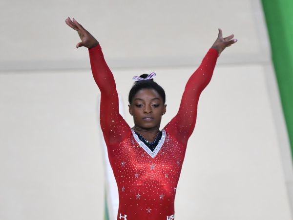 דרמה: המתעמלת סימון ביילס פרשה מהאולימפיאדה