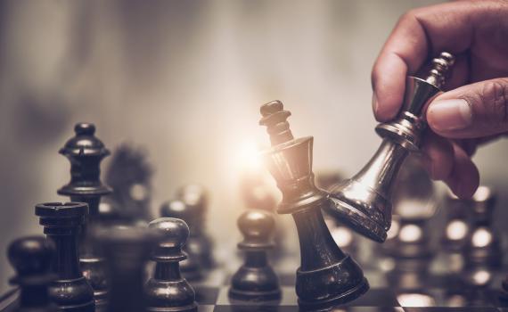 "נובלת שחמט": המתרחש על הלוח ובעיקר סביבו