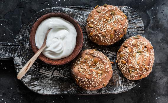 בית לזית: לחמניות יוגורט עם זית ללא גלוטן ב10 דקות