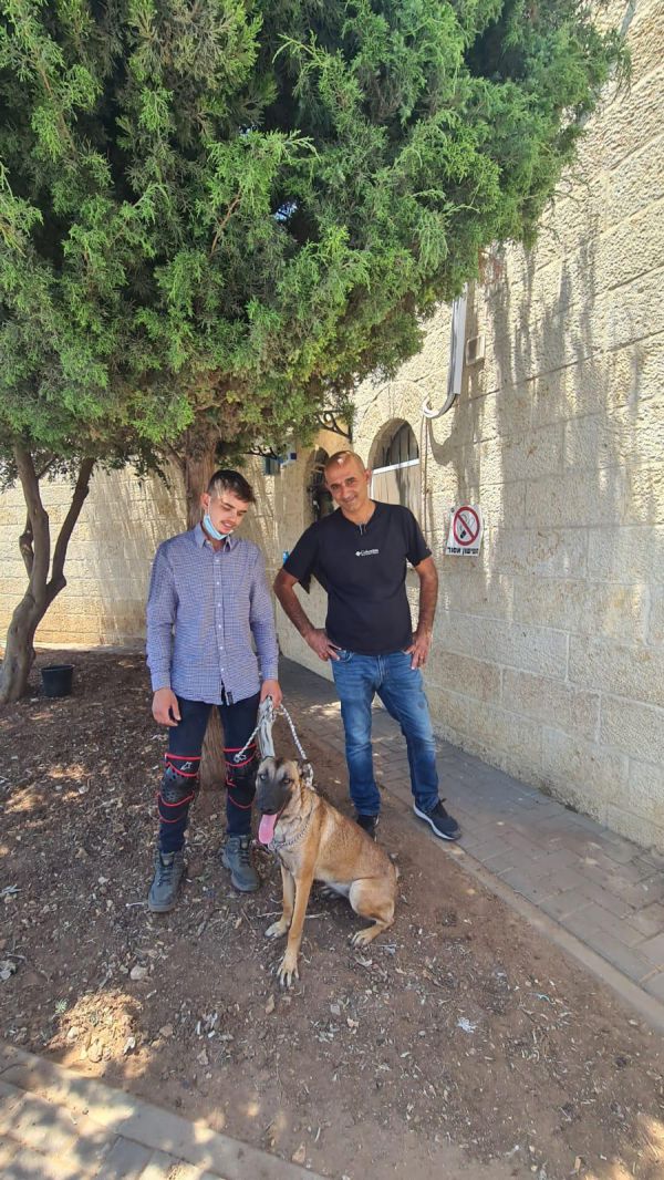 חודש אחרי שנגנבה: השוטרים החזירו את הכלבה גסי