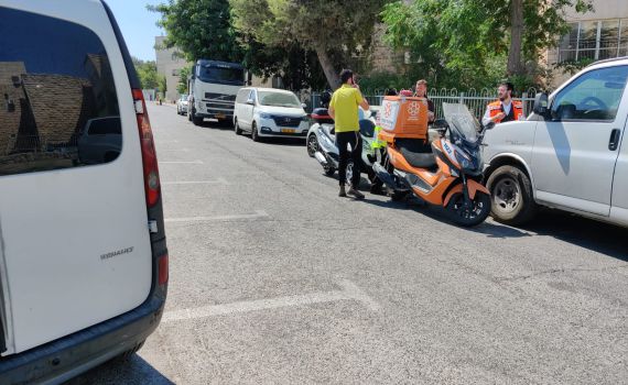 ירושלים: מתקין מזגנים נפל מגג מרפסת – מצבו קשה