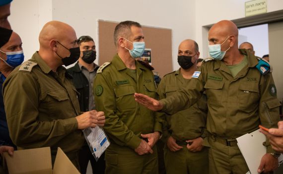 הרמטכ"ל מתחסן: "זה בדיוק הביטוי לצבא העם"