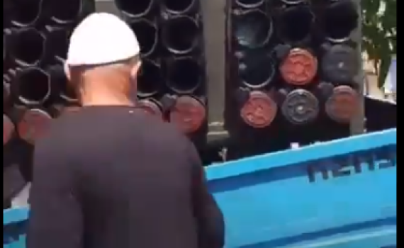 תיעוד מלבנון: תושבים עצרו את הרכב של חיזבאללה