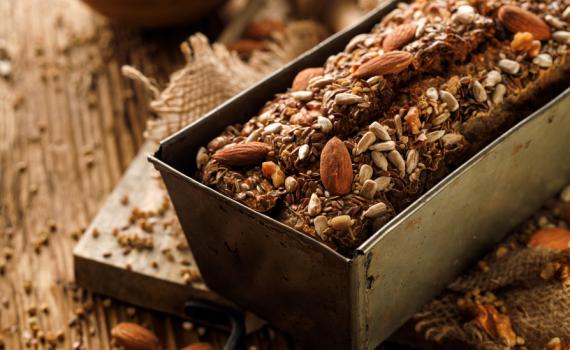 מכורים לטחינה: תכינו ממנה לחם טעים, וללא גלוטן| מתכון