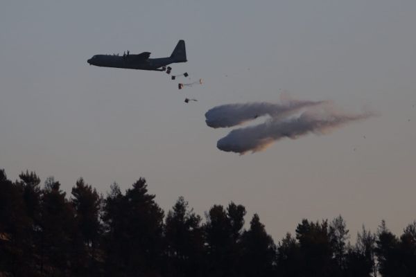 צפו: טיסת הכיבוי הראשונה של ההרקולס בפעולה