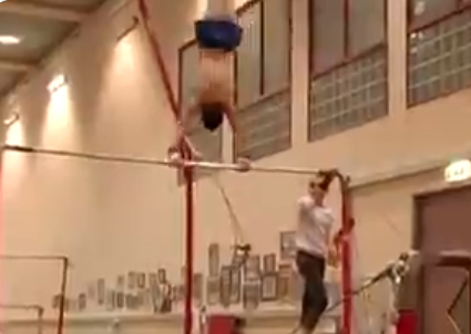 צפו: כך ארטיום דולגופיאט התאמן כשהיה בן 14