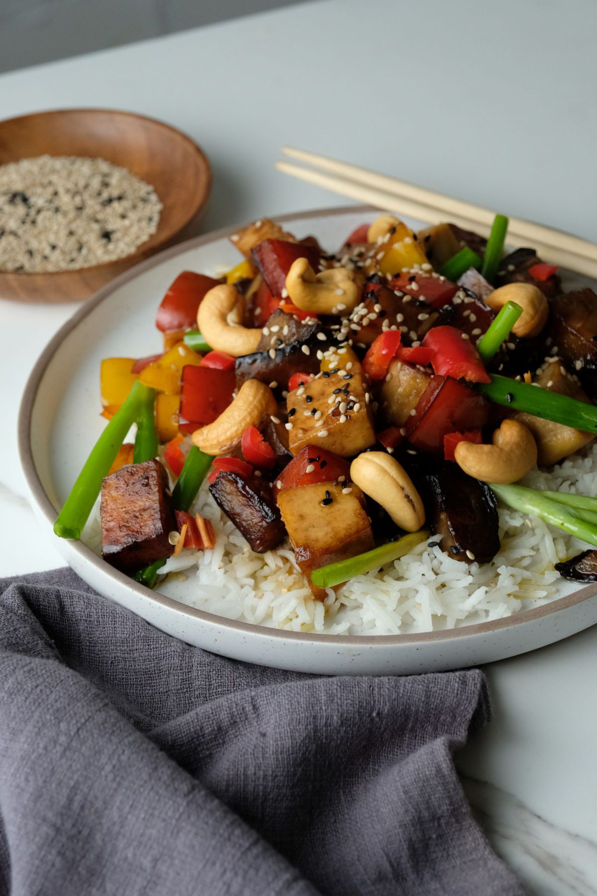 מוקפץ טופו תאילנדי בקלי קלות