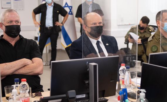 בנט לבני 50 ומעלה: "להישמר בצורה הדוקה"