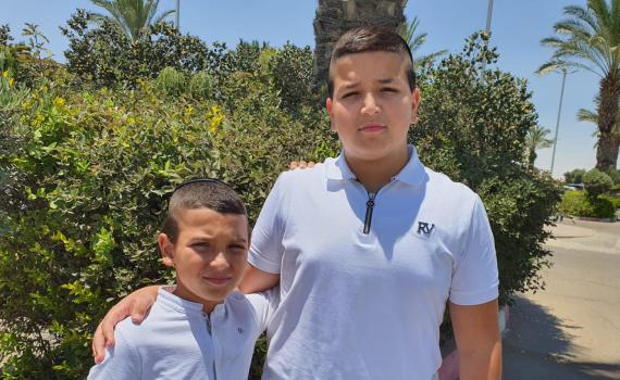 האחים צרפתי מבית ספר למוזיקה: "אין כמו אמא"