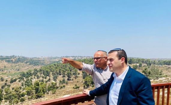 כלפון יוזם: דיון מיוחד בנושא הקפאת הבנייה ביו"ש