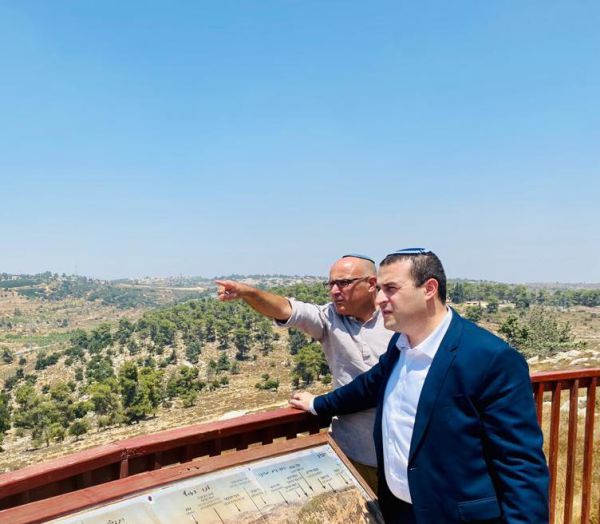 כלפון יוזם: דיון מיוחד בנושא הקפאת הבנייה ביו"ש