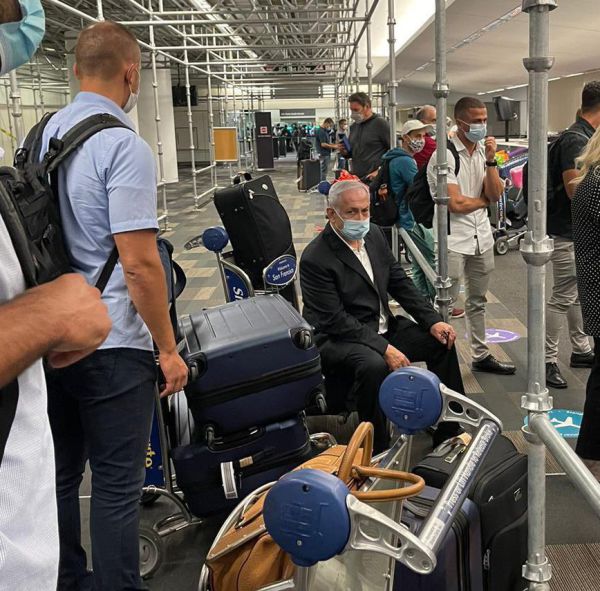 גם כשהוא על ארגזים: אל תמהרו להספיד את נתניהו