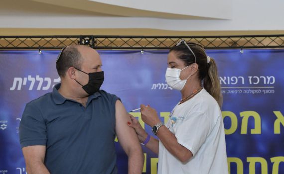 בנט: "התחסנות בחיסון שלישי – תמנע סגר רביעי"
