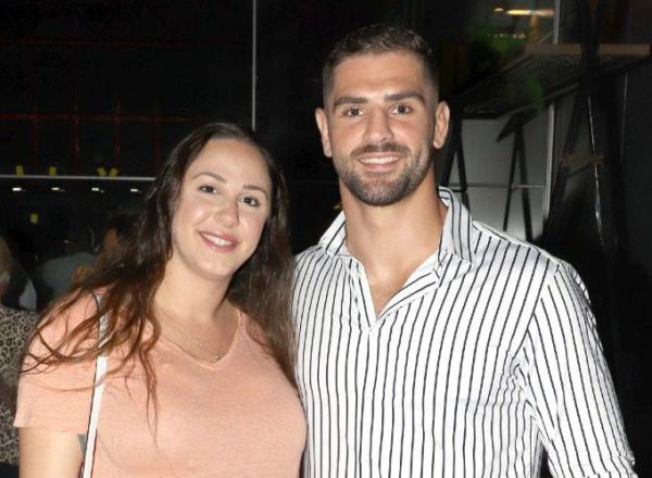 אלוף אולימפי וקורא ספרים: פיטר פלצ'יק ואישתו בהשקה