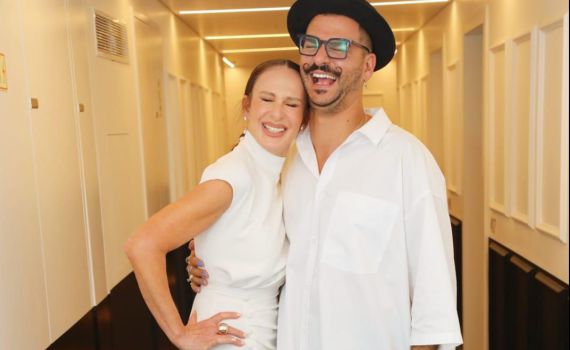 הורסת: לאה שנירר בשמלה צנועה שכבשה אותנו