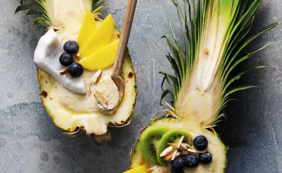 פותחים את יום שישי בשייק פירות טרופיים עם צ'יה | מתכון