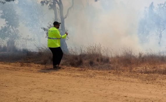 2 שריפות פרצו בשער הנגב. חשד כי נגרמו מבלון תבערה