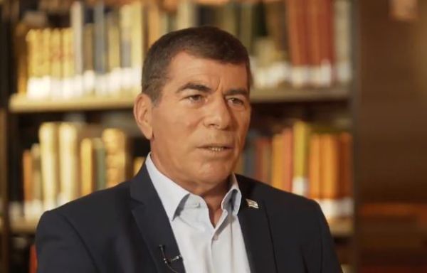 גבי אשכנזי חושף: כך תכננתי להביך את נתניהו