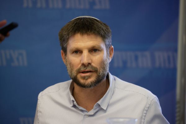 סמוטריץ' בתגובה ראשונה להסדר הטיעון של נתניהו