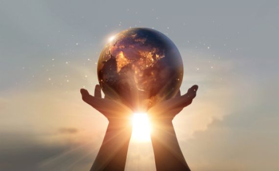 להתחיל להאמין לעולם שדברים קורים פה באמת