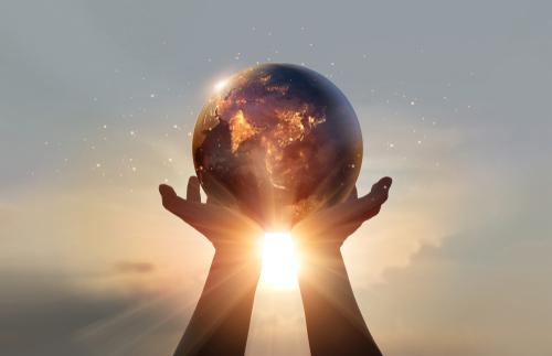 להתחיל להאמין לעולם שדברים קורים פה באמת