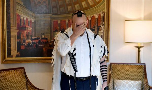 הרב עופרן: התמונה של בנט מתפלל – כמו תמונת עירום