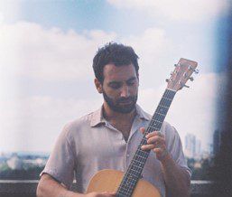 שחר רופ, הבן של דני רופ, מוציא לאור סינגל