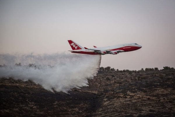 מדינה ראשונה הודיעה: "נשלח סיוע לאיראן לכיבוי השריפה בנמל"