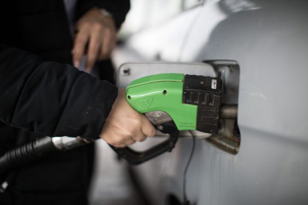 אחרי 9 חודשים של עליות: ירידה במחירי הדלק