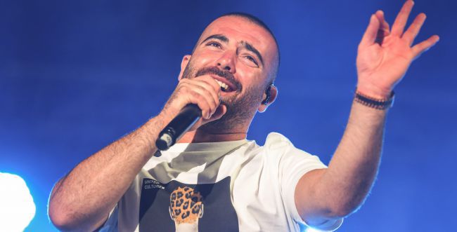 מוכנים להתמכר? עומר אדם מפתיע עם 3 שירים חדשים