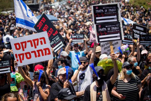 האמנים נגד ההגבלות: "נערכים לחזור לרחובות"