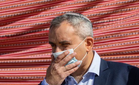 אלקין בביקורת חריפה על גנץ שנפגש עם אבו מאזן