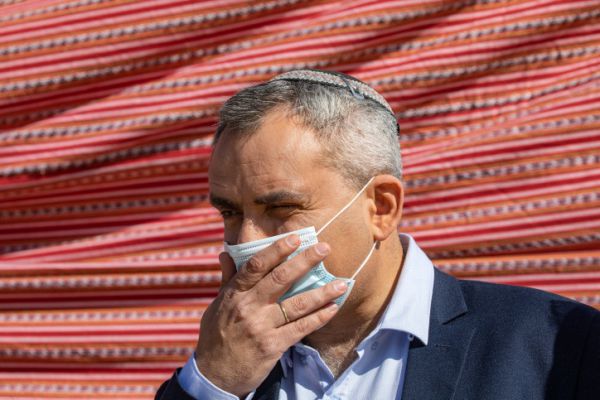 אלקין בביקורת חריפה על גנץ שנפגש עם אבו מאזן