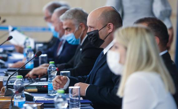 קבינט הקורונה דן בהגבלות: נסיון למנוע סגר בחגי תשרי