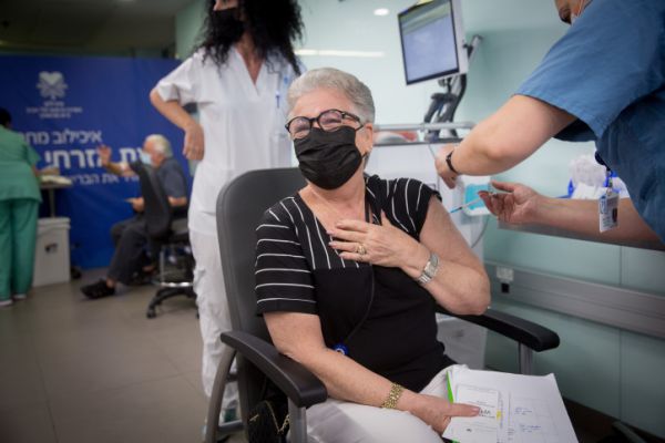 בני 60 ומעלה? כך תשמרו על עצמכם מול הקורונה
