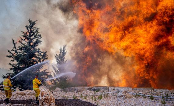 עקב השריפה: בנט קטע את ישיבת הקבינט