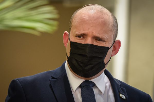 משרד הבריאות נגד בנט: "אין הצדקה לשינוי מדיניות"