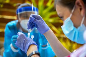 התפשטות השפעת | משרד הבריאות קורא שוב: "תשימו מסיכות"