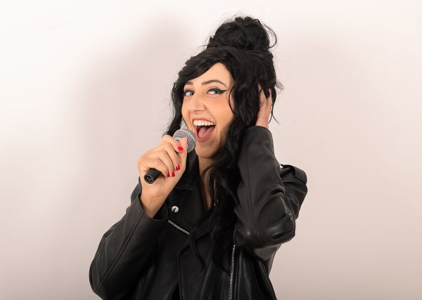 הסטייליסטית הדתייה במחווה לאיימי ויינהאוס