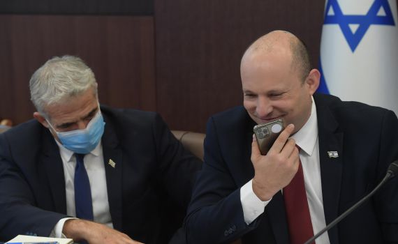 "מספר אחת בעולם": בנט והרצוג שוחחו עם דולגופיאט