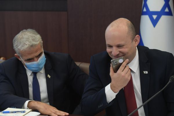 "מספר אחת בעולם": בנט והרצוג שוחחו עם דולגופיאט