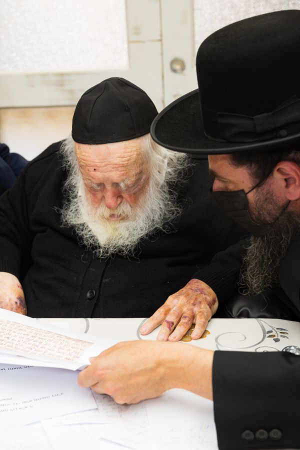 הרב קנייבסקי מורה על קבלת החיסון השלישי