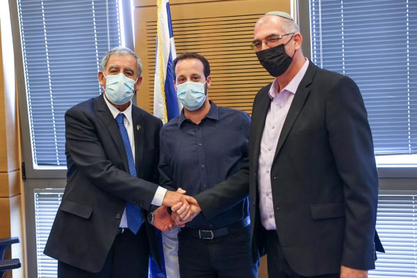 אדוני היו"ר: אלו יושבי ראש הוועדות החדשים בכנסת