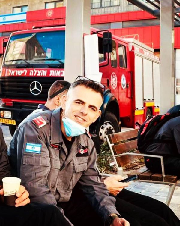 לוחם האש שנפל בעת כיבוי שריפה הובא למנוחות