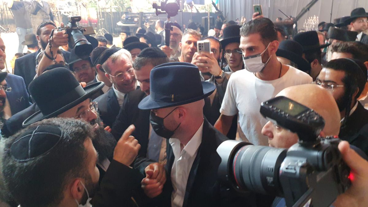 למה עומר אדם התחפש לחרדי?