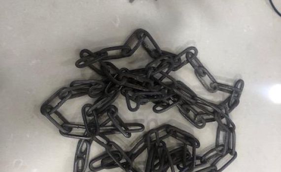 הוכתה קשות על ידי משפחתה בגלל קשר עם גבר